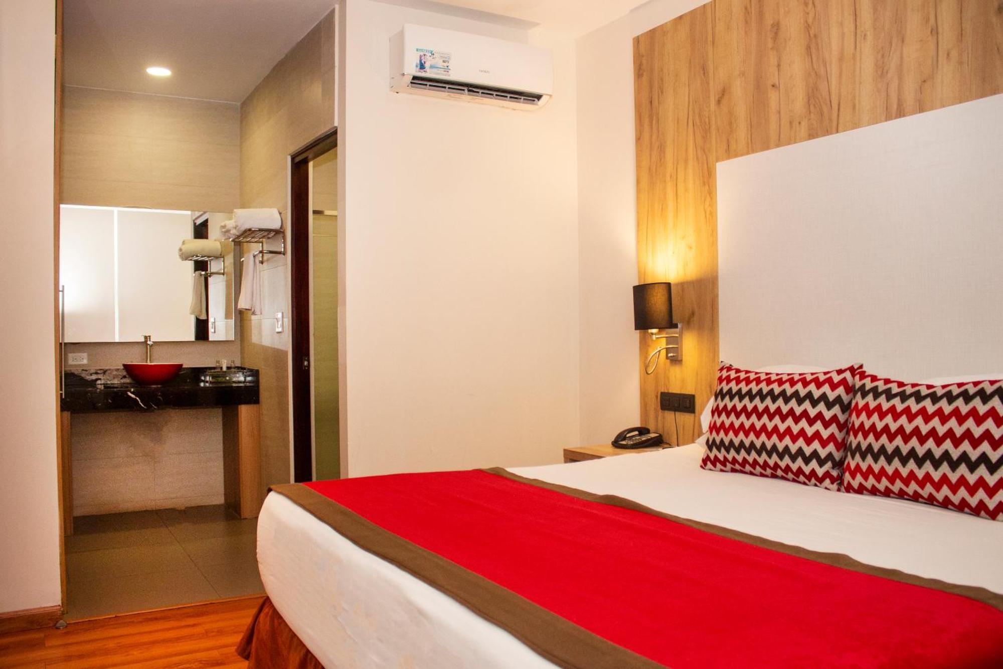 Ramada By Wyndham Panama Via Argentina Hotel Exterior foto
