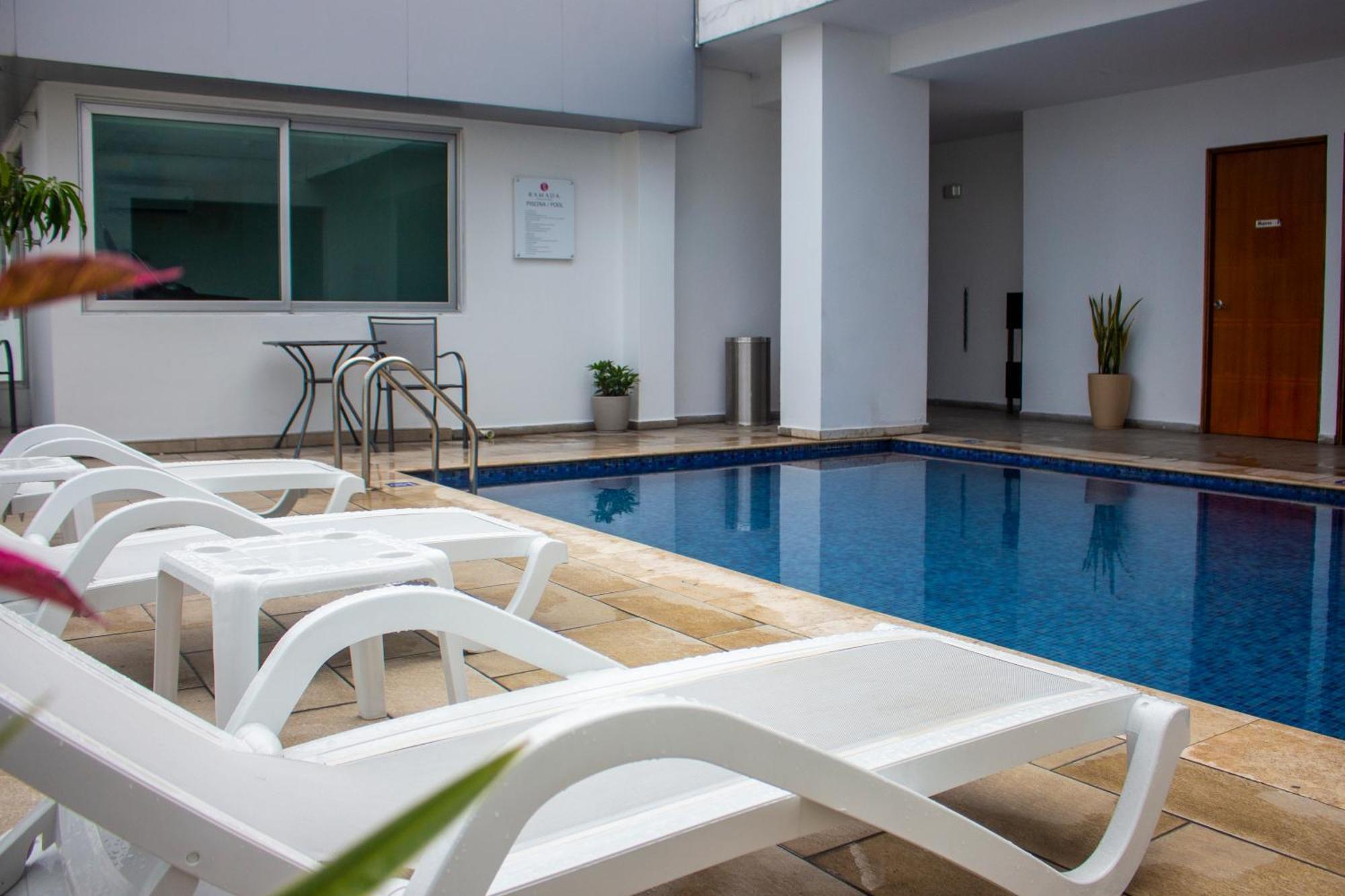Ramada By Wyndham Panama Via Argentina Hotel Exterior foto