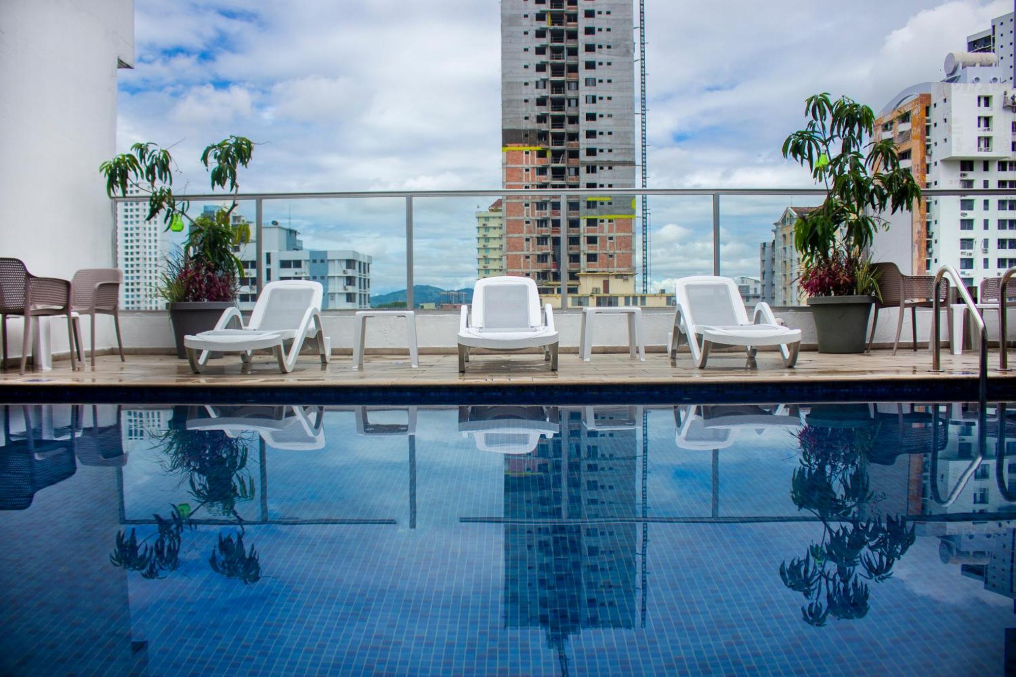 Ramada By Wyndham Panama Via Argentina Hotel Exterior foto