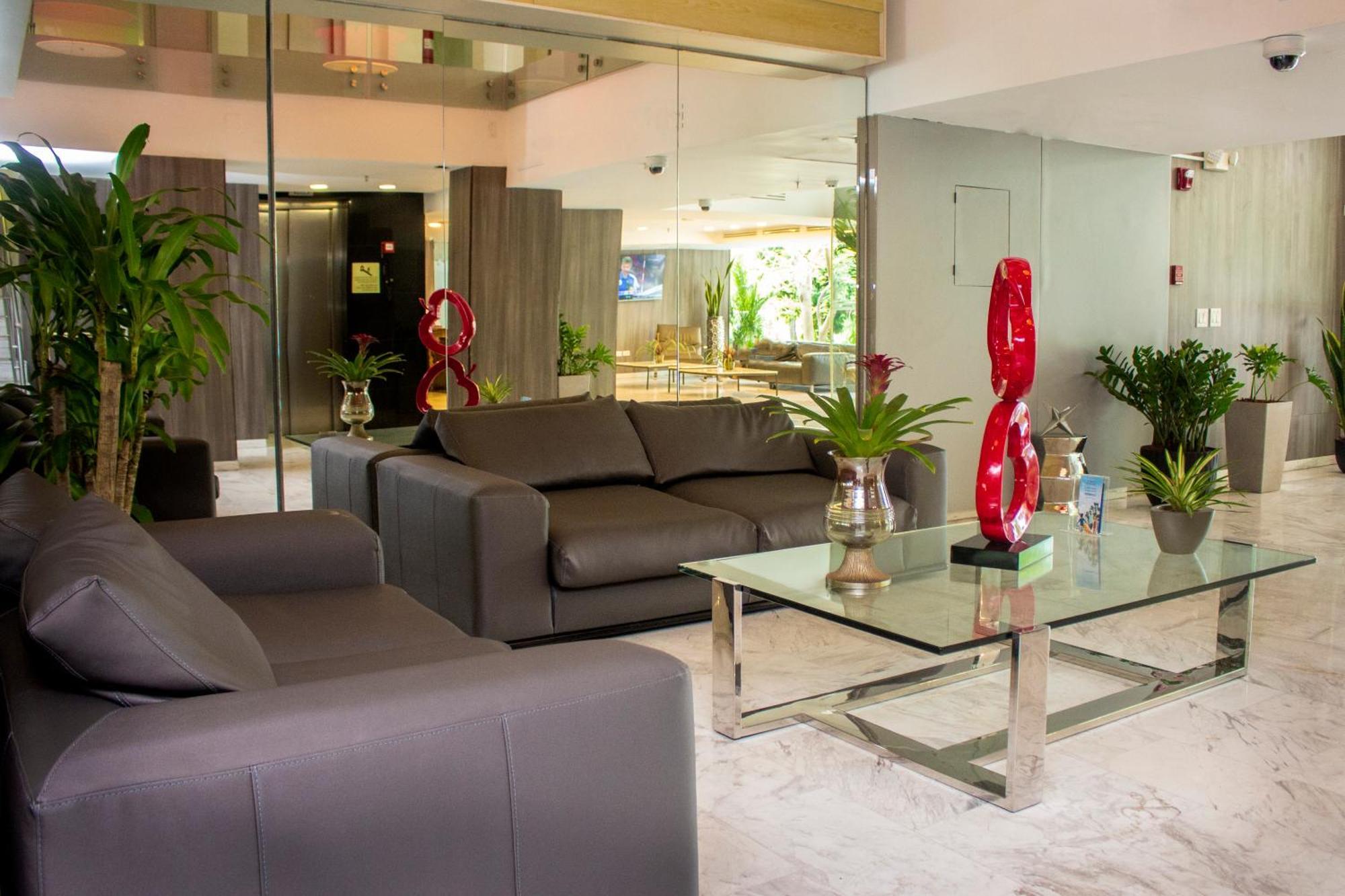 Ramada By Wyndham Panama Via Argentina Hotel Exterior foto